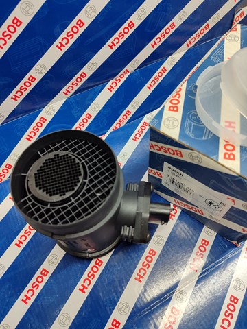 0281002479 BOSCH Датчик потока (расхода) воздуха, расходомер M.A.F. - (Mass Airflow) купить в Львов