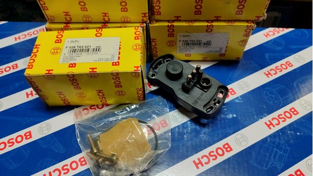 Датчик дроссельной заслонки  F026T03021 BOSCH