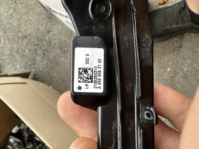 Указатель поворота зеркала, левый A0999063703 MERCEDES
