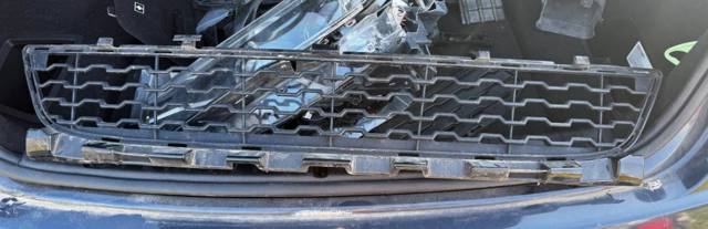 BMW 51118092154 Решетка бампера в наличии Украина