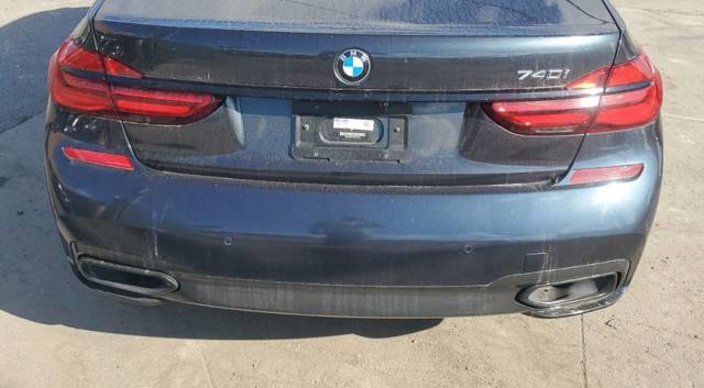 Бампер задний 51128064760 BMW