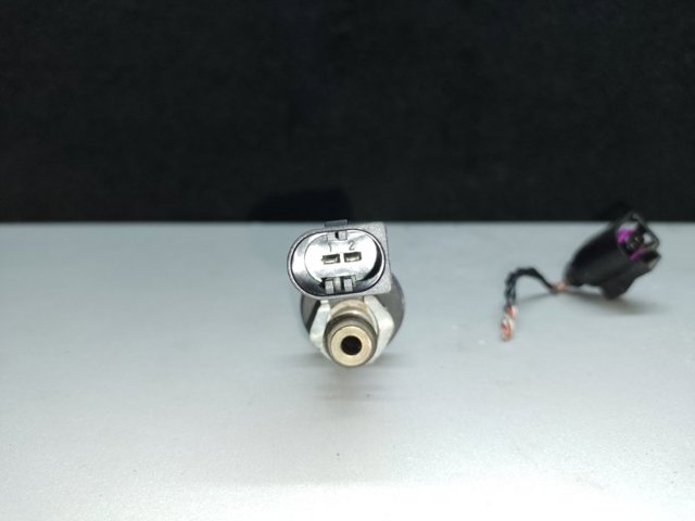 VAG 03H906036A Форсунка впрыска топлива в наличии Чернигов
