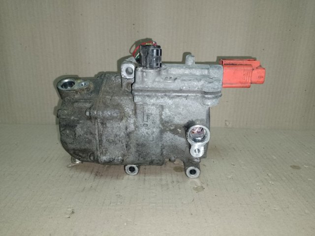 Компрессор климатической установки 0422000212 TOYOTA