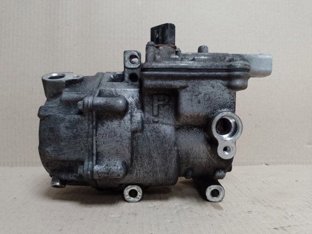 Компрессор системы кондиционирования 0422000410 TOYOTA