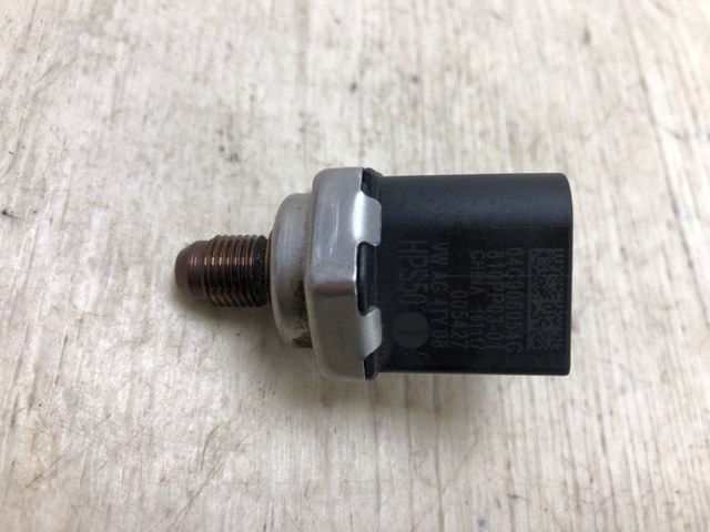 Датчик давления топлива 04C906054C VAG