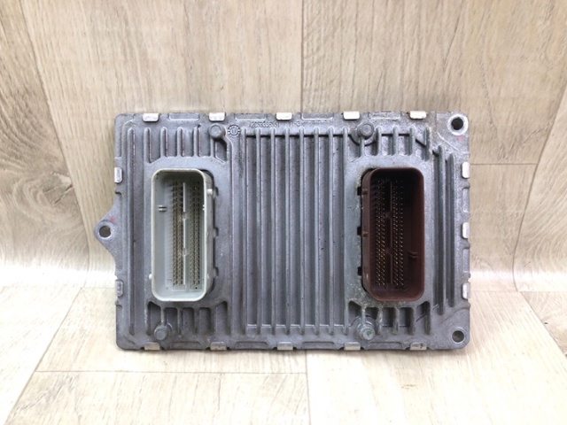 Мозги двигателя 05150653AA CHRYSLER