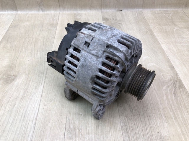 Автомобильный генератор 06F903023C VAG