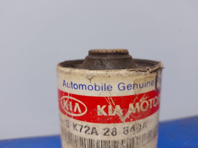 Сайлентблок поперечной тяги задней подвески 0K72A28840A HYUNDAI