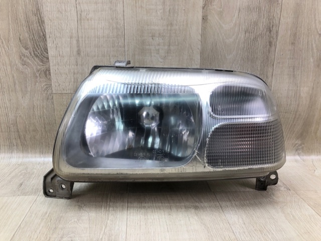 Вставка фары правой 10032078 SUZUKI