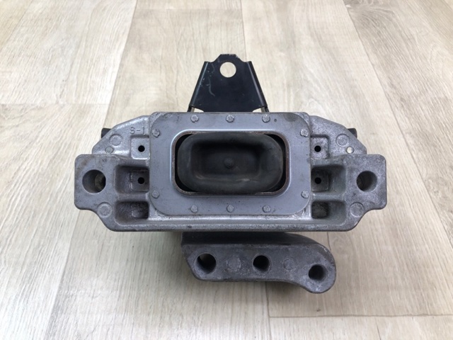 Подушка (опора) двигателя, правая передняя 1091A211 MITSUBISHI