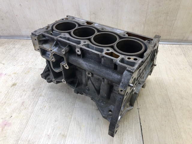 Блок цилиндров двигателя 11000EM50G NISSAN