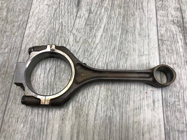 Шатун двигателя 1115A096 MITSUBISHI