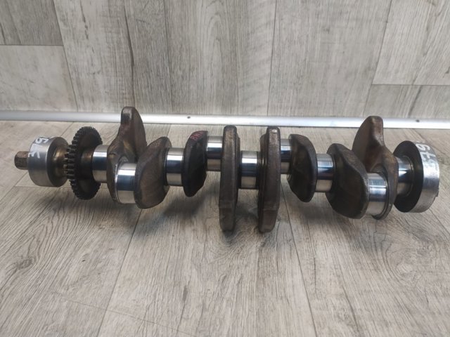 Коленвал двигателя 11217640165 BMW