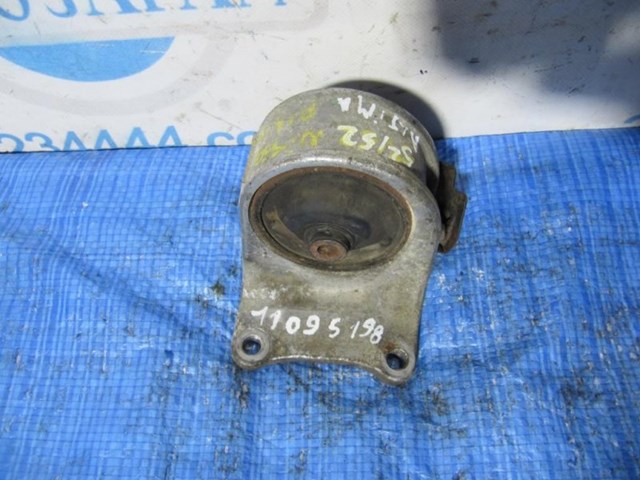 Передняя опора двигателя 112208J000 NISSAN