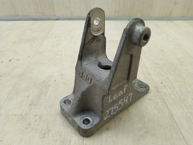 NISSAN 113333NA0A Кронштейн подушки (опоры) двигателя задней в наличии Харьков