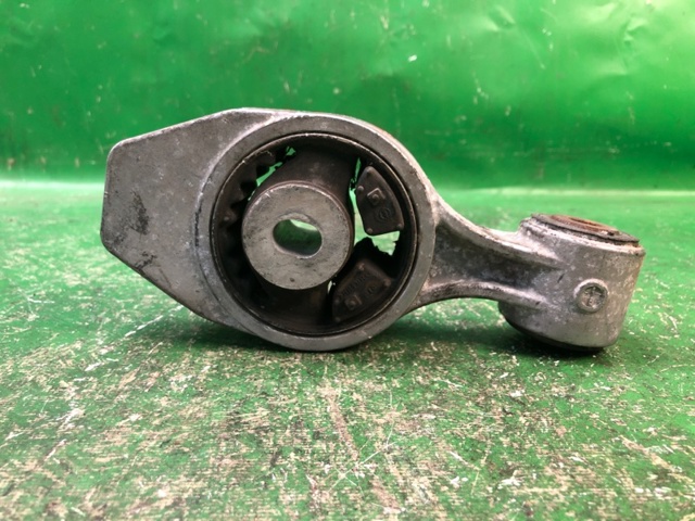 113504RA0A NISSAN Подушка (опора) двигателя верхняя купить в Винница