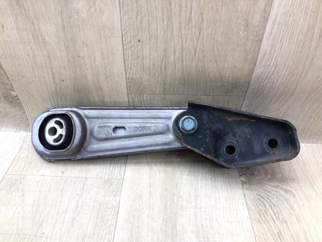 Подушка двигателя 113604BA0B NISSAN