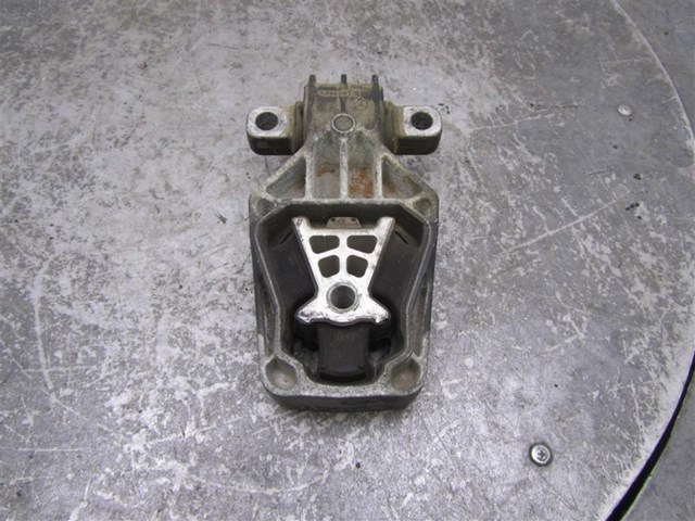 Задняя опора двигателя 113605DA0A NISSAN