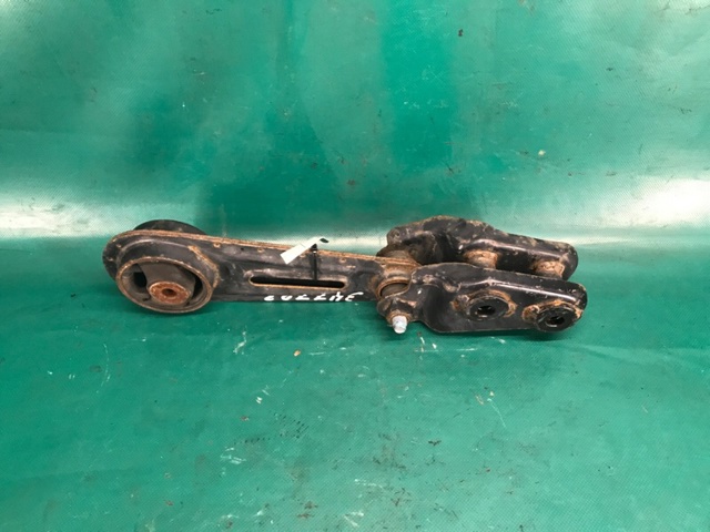 Подушка (опора) двигателя, левая нижняя 11360JD00A NISSAN