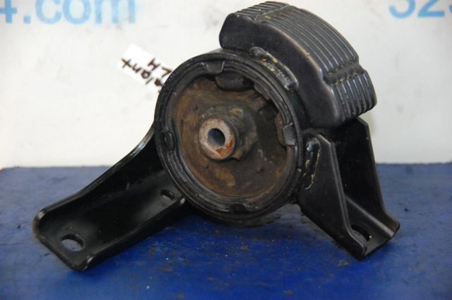 Подушка (опора) двигателя, правая передняя 1161079J52 SUZUKI