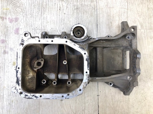 TOYOTA 1211121051 Поддон двигателя в наличии Винница