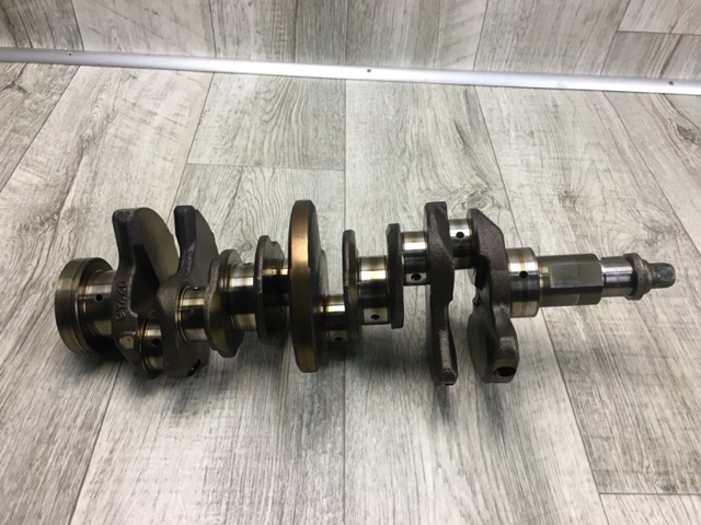 Вал коленчатый и маховик 12200EG200 NISSAN