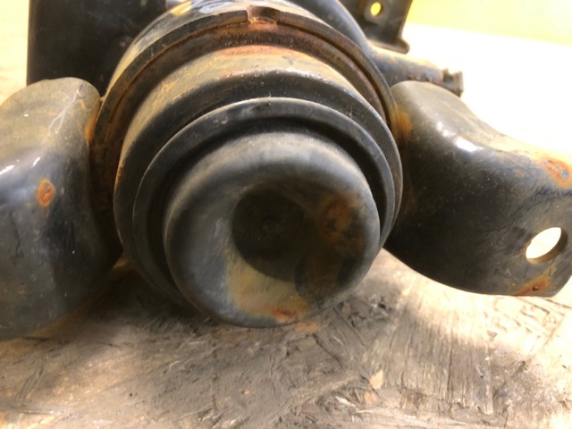 TOYOTA 1230531080 Подушка (опора) двигателя правая в наличии Украина