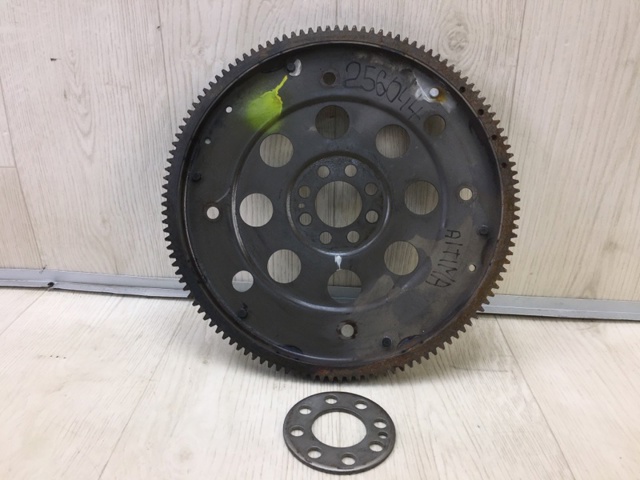 Маховик двигателя 12331CA000 NISSAN