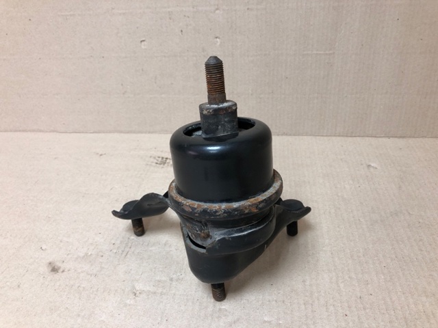 TOYOTA 123620A030 Правая подушка двигателя в наличии Чернигов