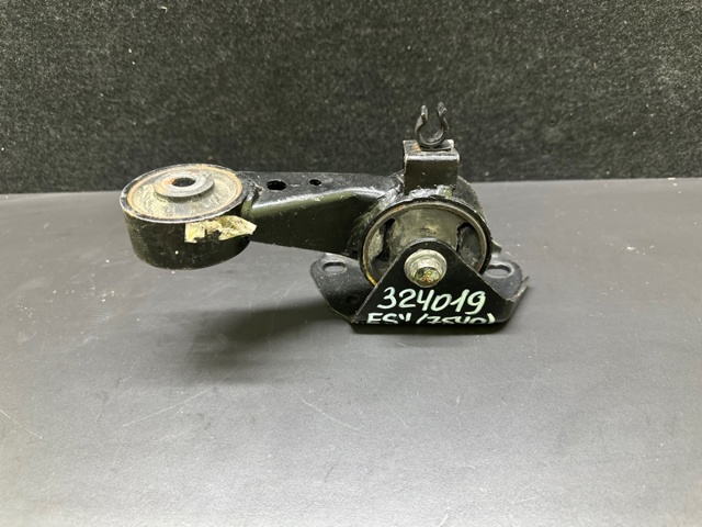 Подушка (опора) двигателя, правая верхняя 1236320120 TOYOTA