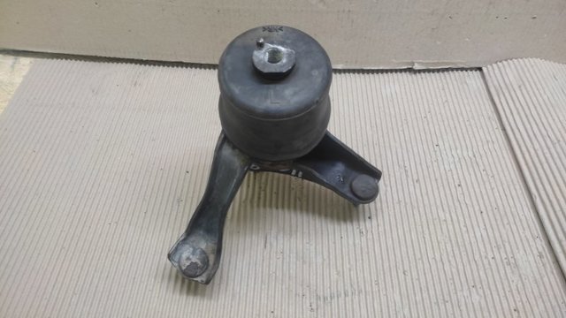 Левая опора двигателя 1237228200 TOYOTA