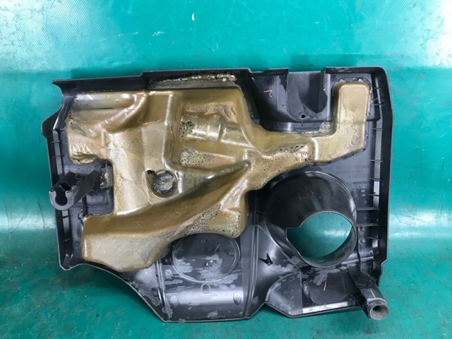 TOYOTA 1260136180 Крышка мотора декоративная в наличии Чернигов