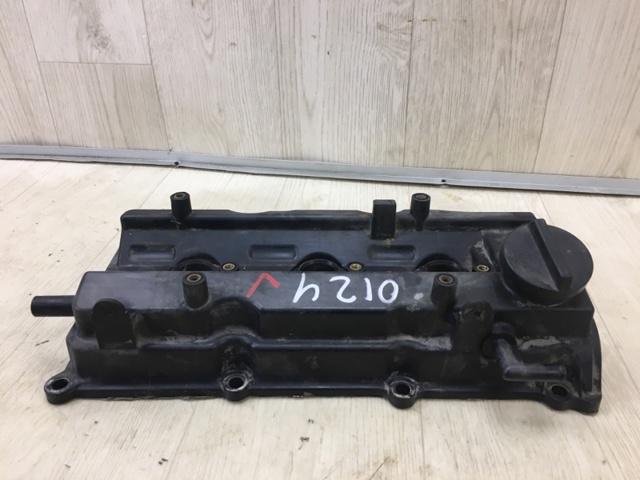 132647Y010 NISSAN Крышка клапанная левая купить в Хмельницкий