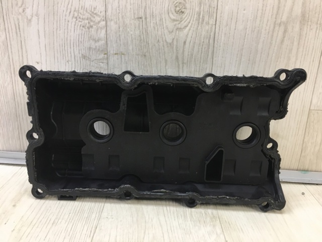NISSAN 13264AM600 Крышка клапанная правая в наличии Тернополь