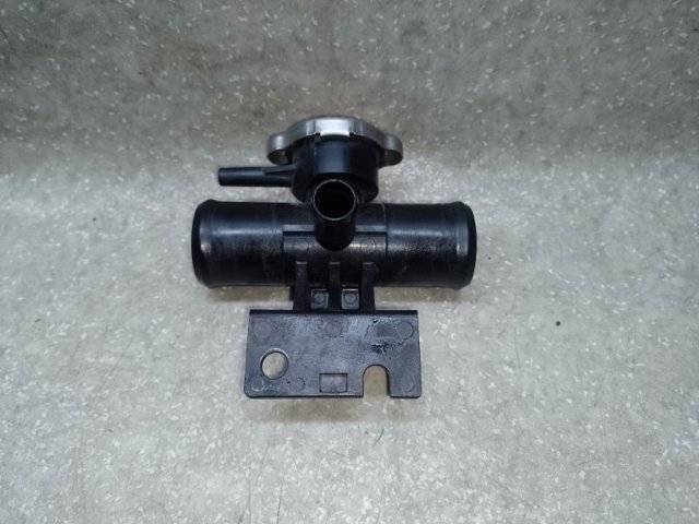 Заливная горловина системы охлаждения 1350A015 MITSUBISHI