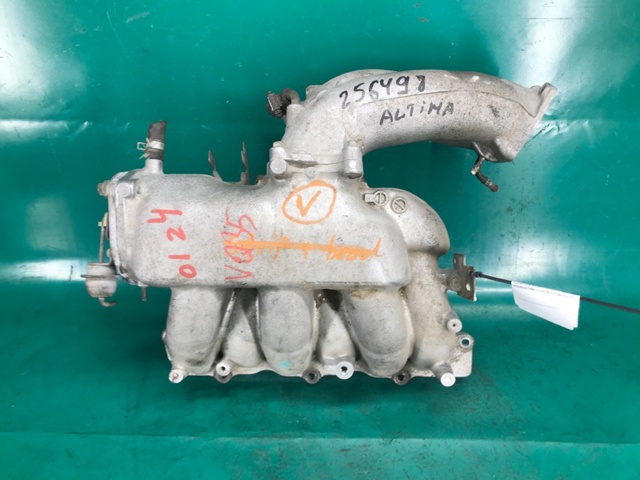 Коллектор впускной верхний 140108J120 NISSAN