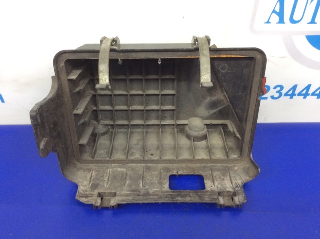 1500A021 MITSUBISHI Корпус воздушного фильтра, нижняя часть купить в Чернигов