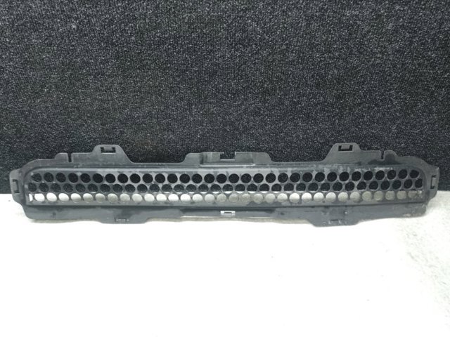 Решетка бампера нижняя 15250329 GM