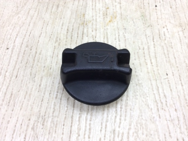 152551GZ0A Nissan/Infiniti Крышка маслозаливной горловины