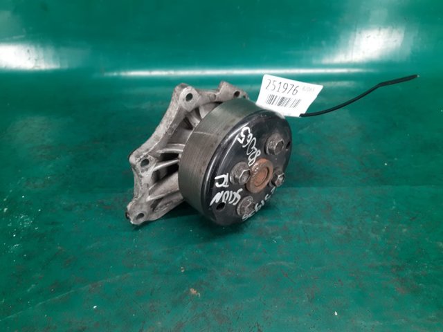 TOYOTA 1610028041 Помпа в наличии Черкассы