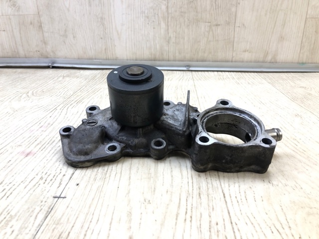 Насос водяной 1610069395 TOYOTA