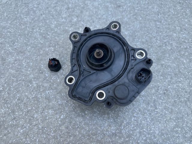 Помпа водяная, (насос) охлаждения 161A039015 TOYOTA