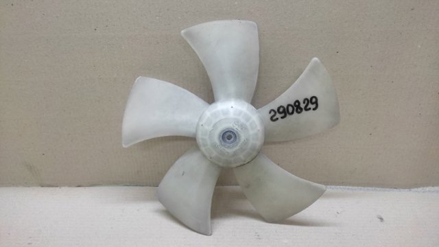Кожух радиатора кондиционера 1636121080 TOYOTA