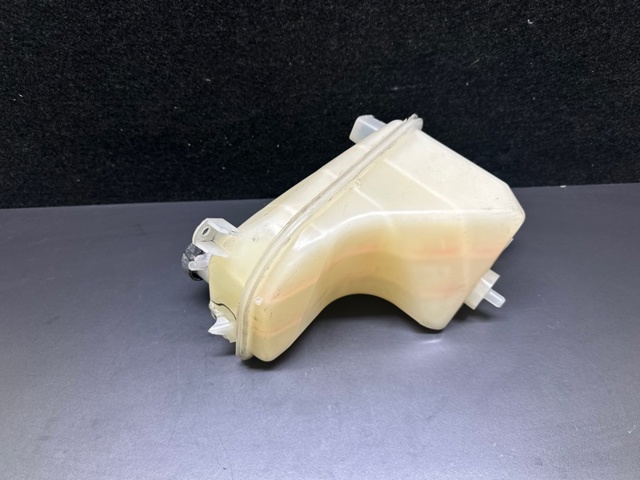 TOYOTA 1647537010 Крышка (пробка) расширительного бачка в наличии Запорожье
