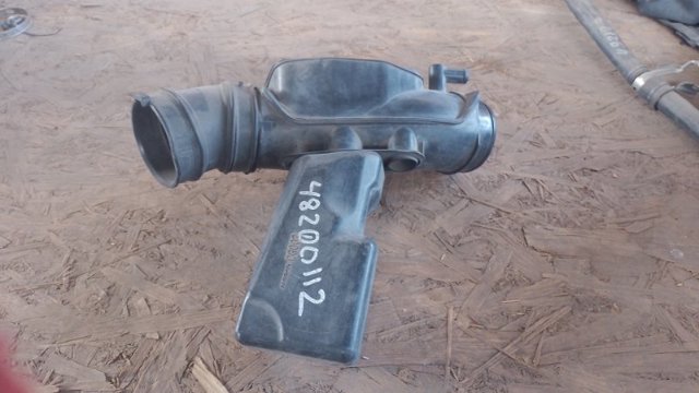 Патрубок воздушный выход воздушного фильтра 16576CG00A NISSAN