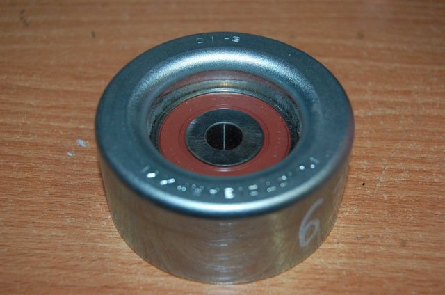 Ролик паразитный 1660431010 TOYOTA