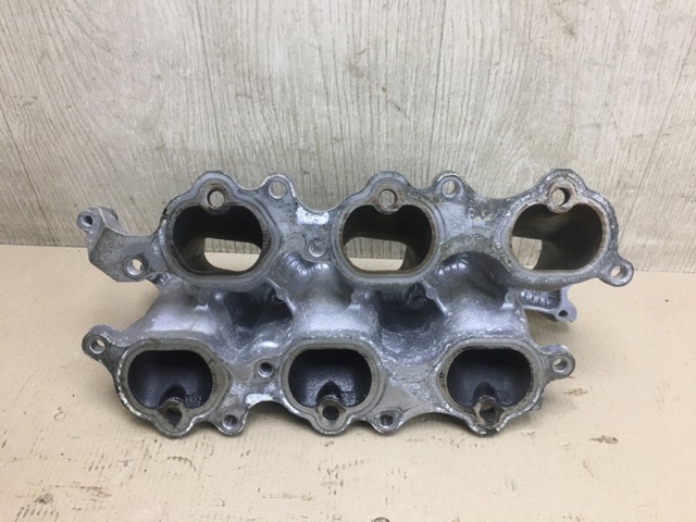 Впускной коллектор 171110P030 TOYOTA