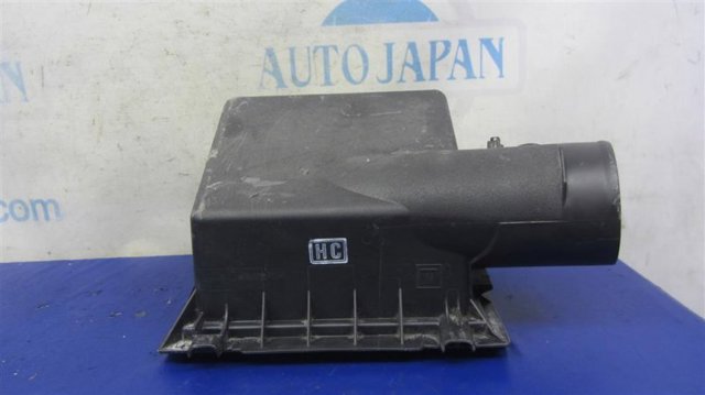 Корпус воздушного фильтра, верхняя часть 1770536140 TOYOTA