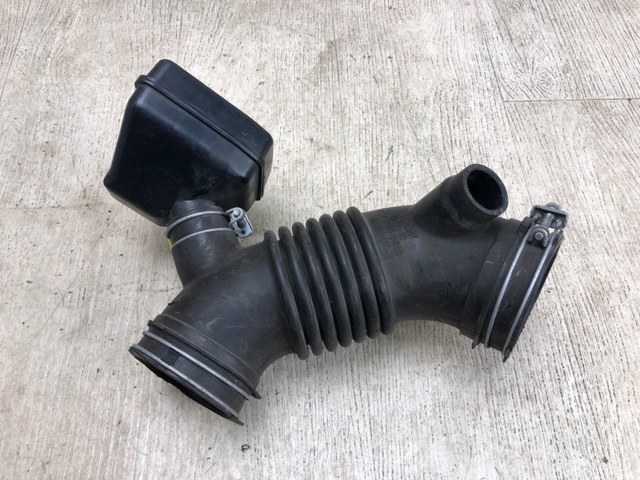 1788136100 TOYOTA Выпускной патрубок воздушного фильтра купить в Каменское