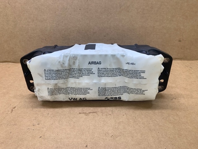 Подушка безопасности (AIRBAG) пассажирская 17A880204G VAG